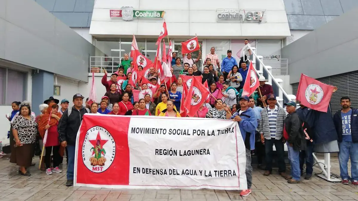 09 Manifestación en el Edificio Coahuila1